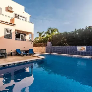 2* Casa de hóspedes Village